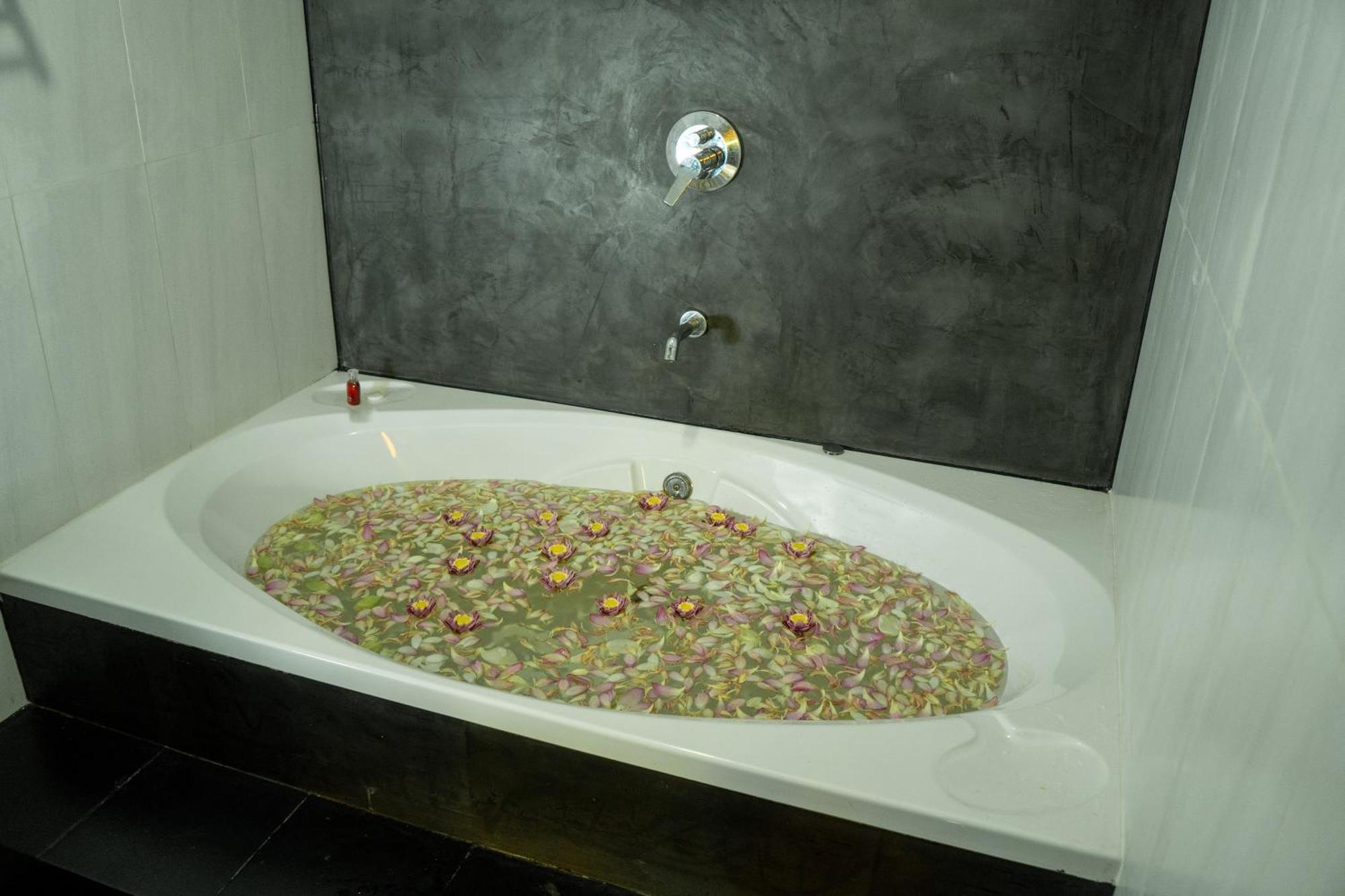 Jungle Sanctuary Hotel Sziemreap Kültér fotó